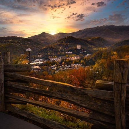Saddleback Retreat, Game Room, Hot Tub, Wifi, 1089 Free Tickets Each Paid Day, Dollywood And More Sevierville Exterior foto