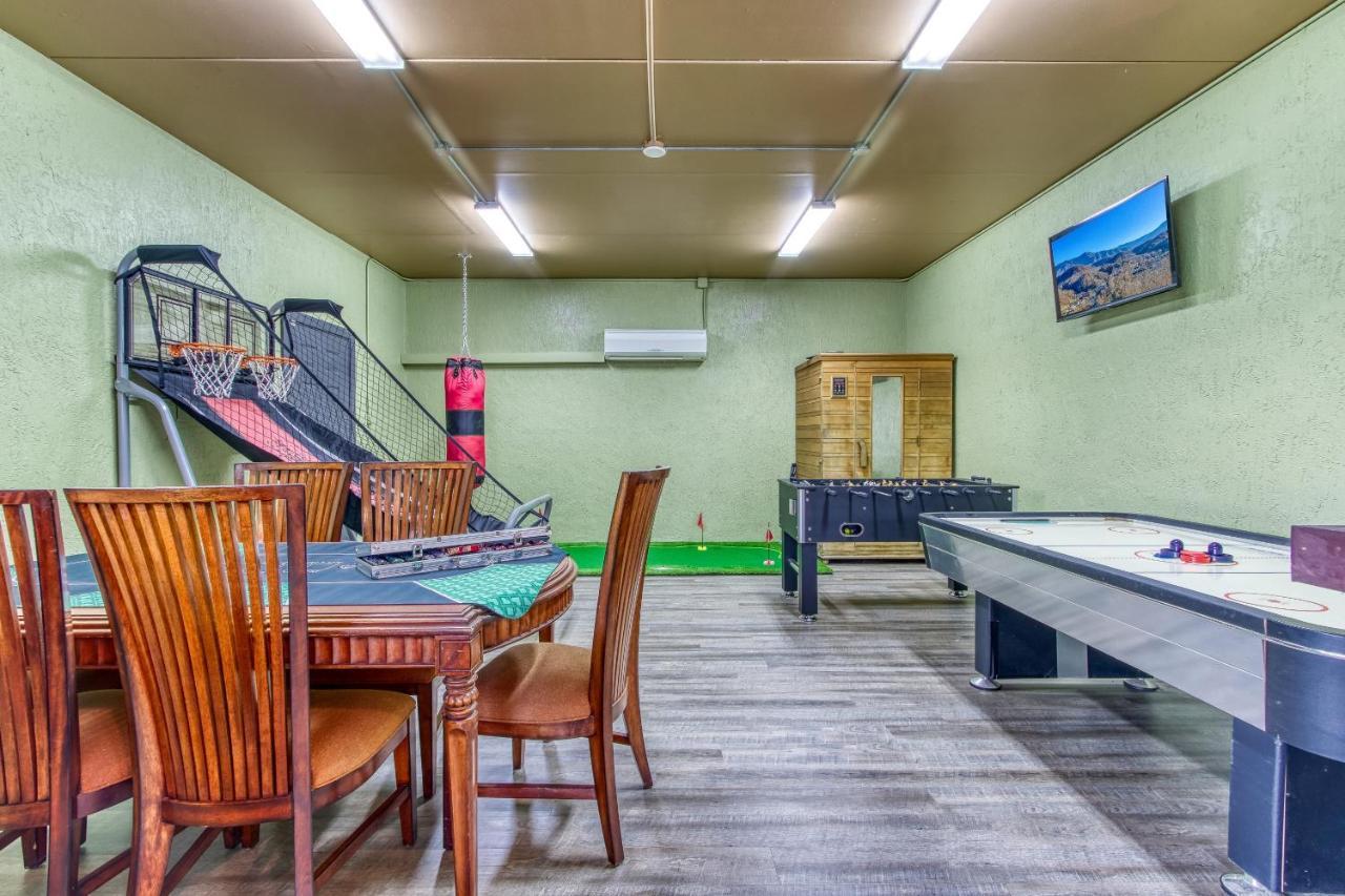 Saddleback Retreat, Game Room, Hot Tub, Wifi, 1089 Free Tickets Each Paid Day, Dollywood And More Sevierville Exterior foto