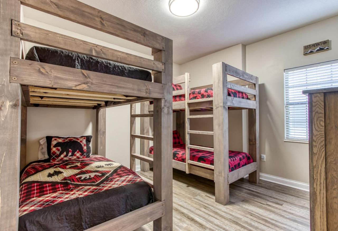 Saddleback Retreat, Game Room, Hot Tub, Wifi, 1089 Free Tickets Each Paid Day, Dollywood And More Sevierville Exterior foto