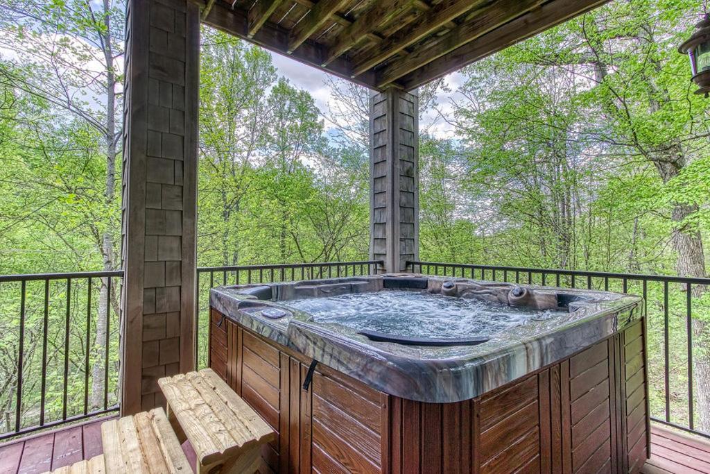 Saddleback Retreat, Game Room, Hot Tub, Wifi, 1089 Free Tickets Each Paid Day, Dollywood And More Sevierville Cameră foto