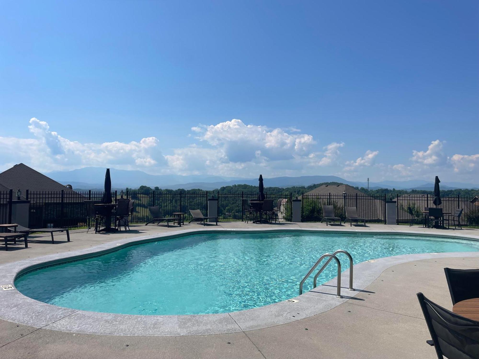 Saddleback Retreat, Game Room, Hot Tub, Wifi, 1089 Free Tickets Each Paid Day, Dollywood And More Sevierville Exterior foto